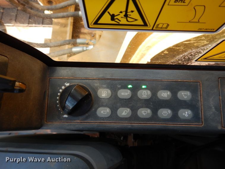 image for item DH0950 2018 Caterpillar 330FL  excavator