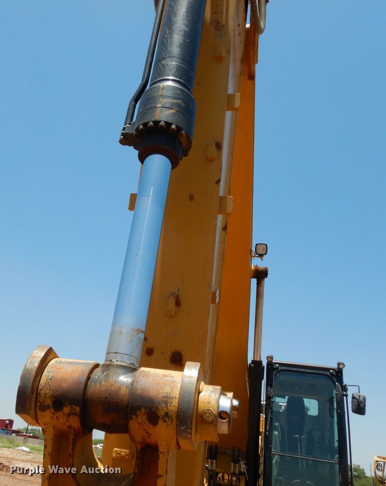 image for item DH0950 2018 Caterpillar 330FL  excavator