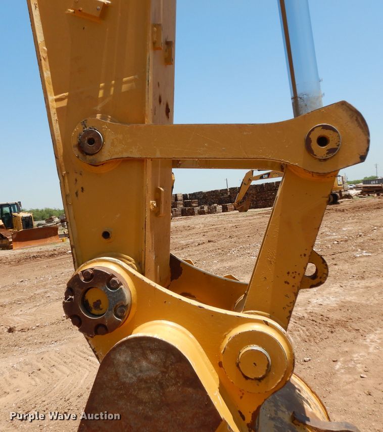 image for item DH0950 2018 Caterpillar 330FL  excavator