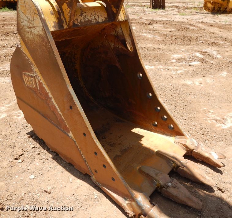 image for item DH0950 2018 Caterpillar 330FL  excavator