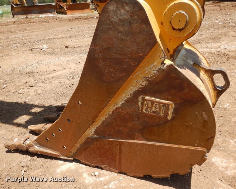 image for item DH0950 2018 Caterpillar 330FL  excavator