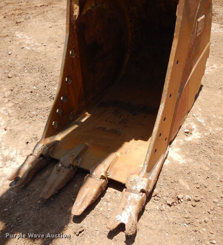 image for item DH0950 2018 Caterpillar 330FL  excavator