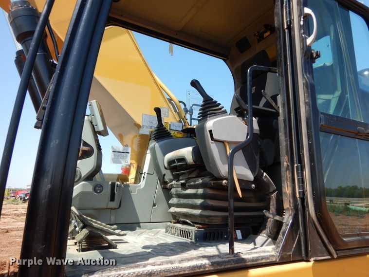 image for item DH0951 2018 Caterpillar 330FL  excavator