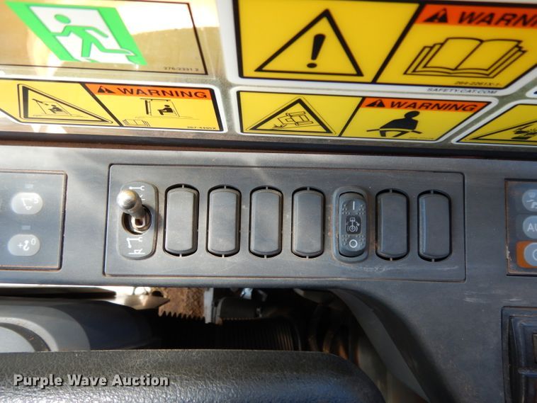 image for item DH0951 2018 Caterpillar 330FL  excavator