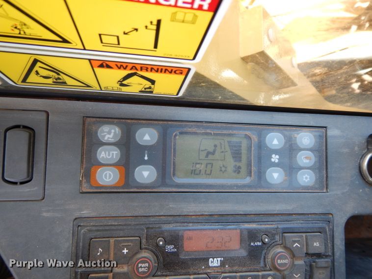 image for item DH0951 2018 Caterpillar 330FL  excavator