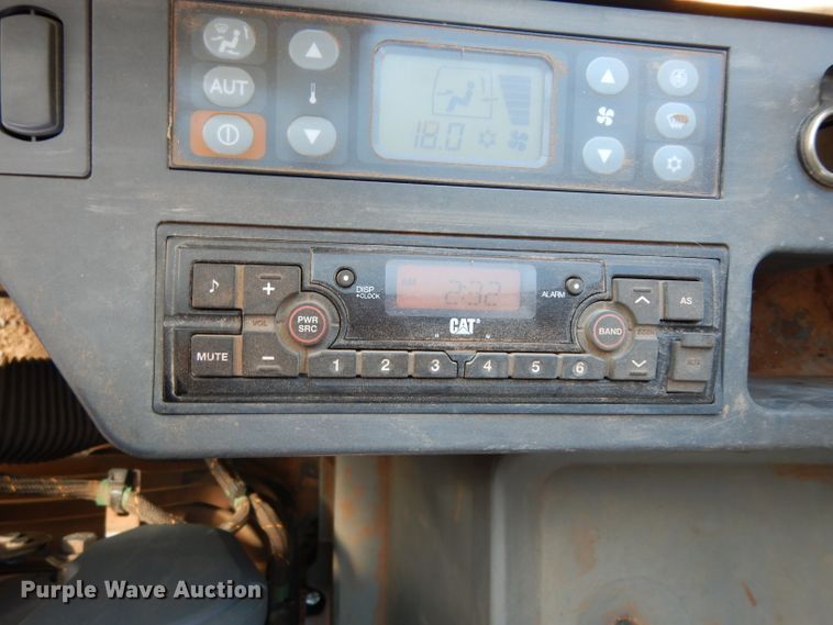 image for item DH0951 2018 Caterpillar 330FL  excavator