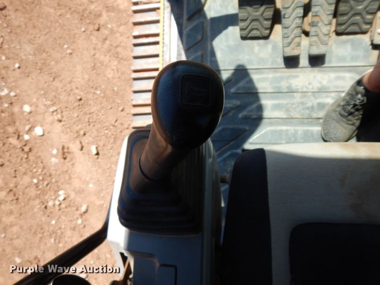 image for item DH0951 2018 Caterpillar 330FL  excavator