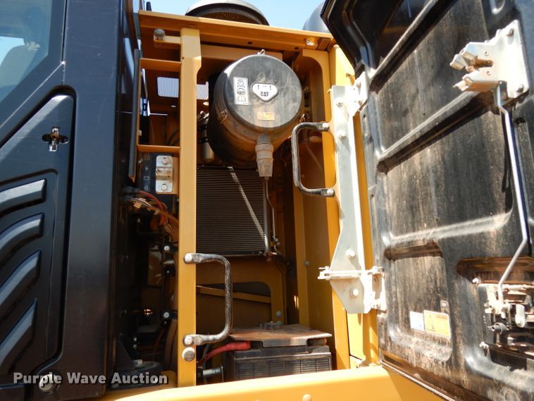 image for item DH0951 2018 Caterpillar 330FL  excavator