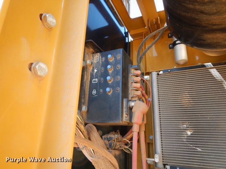 image for item DH0951 2018 Caterpillar 330FL  excavator