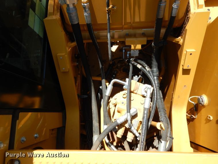 image for item DH0951 2018 Caterpillar 330FL  excavator