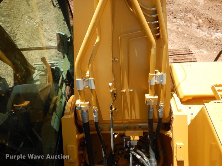 image for item DH0951 2018 Caterpillar 330FL  excavator