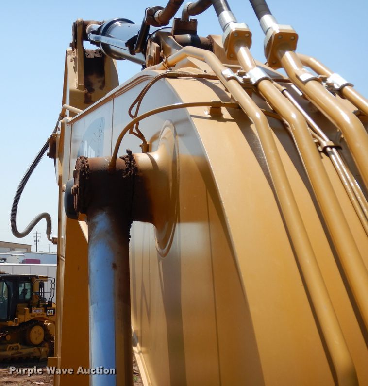 image for item DH0951 2018 Caterpillar 330FL  excavator