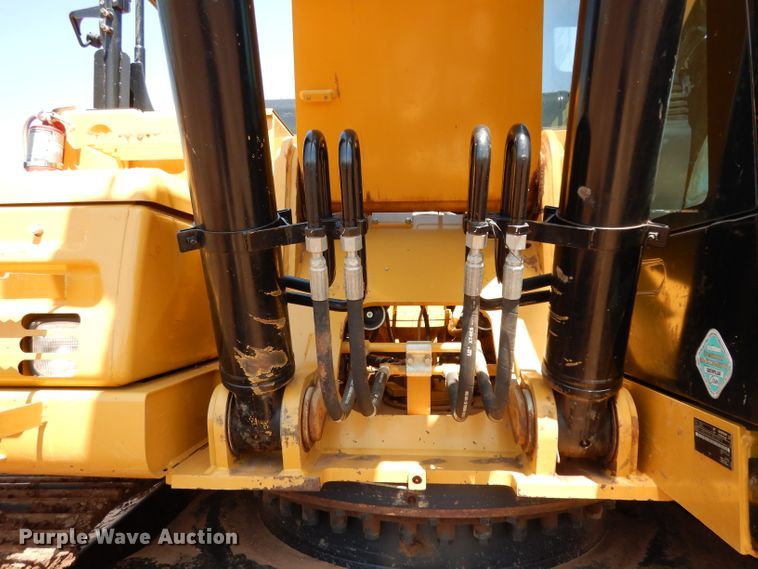 image for item DH0951 2018 Caterpillar 330FL  excavator