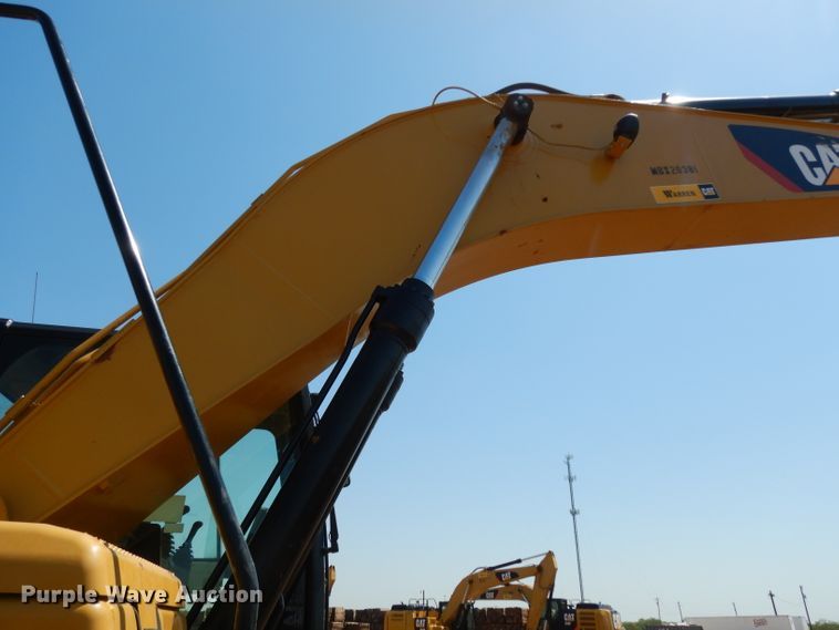 image for item DH0951 2018 Caterpillar 330FL  excavator