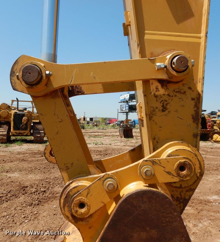 image for item DH0951 2018 Caterpillar 330FL  excavator