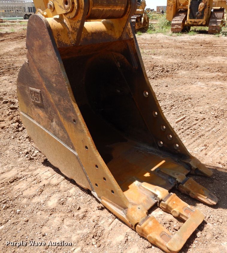 image for item DH0951 2018 Caterpillar 330FL  excavator