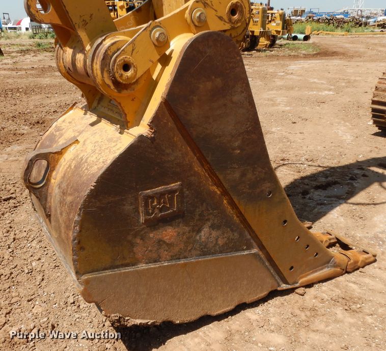 image for item DH0951 2018 Caterpillar 330FL  excavator