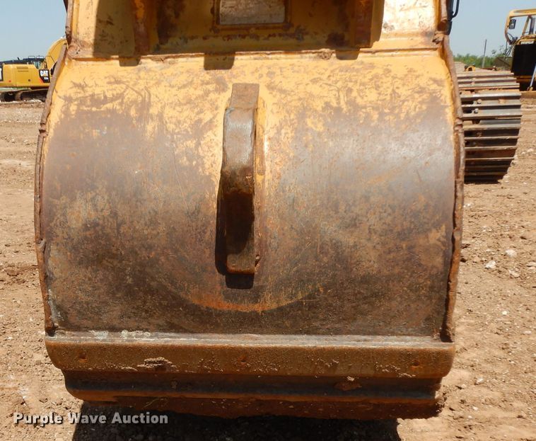 image for item DH0951 2018 Caterpillar 330FL  excavator