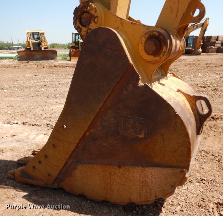 image for item DH0951 2018 Caterpillar 330FL  excavator