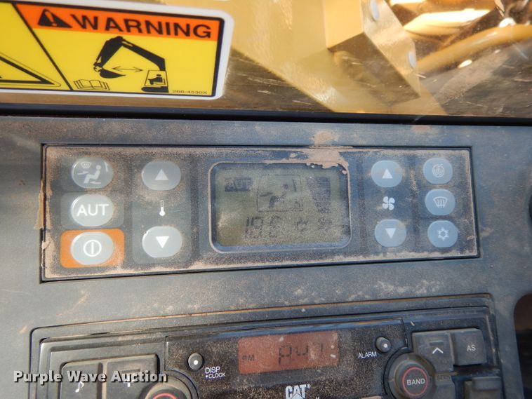 image for item DH0952 2018 Caterpillar 330FL  excavator