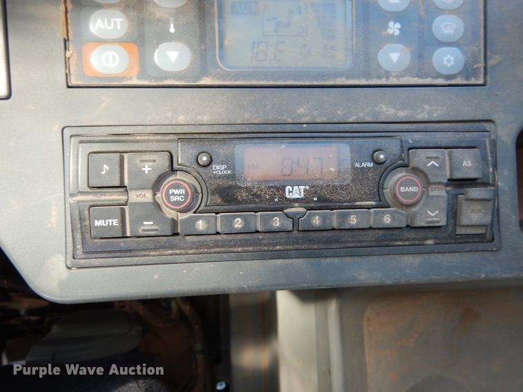 image for item DH0952 2018 Caterpillar 330FL  excavator