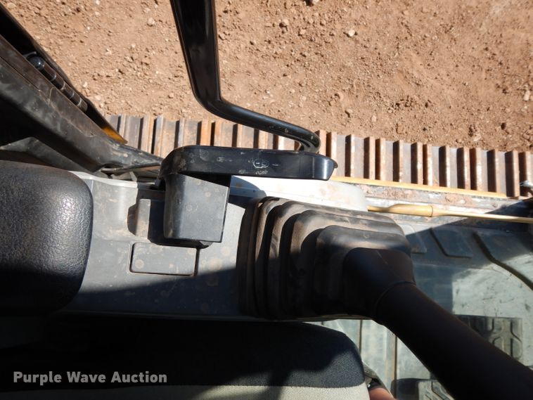 image for item DH0952 2018 Caterpillar 330FL  excavator