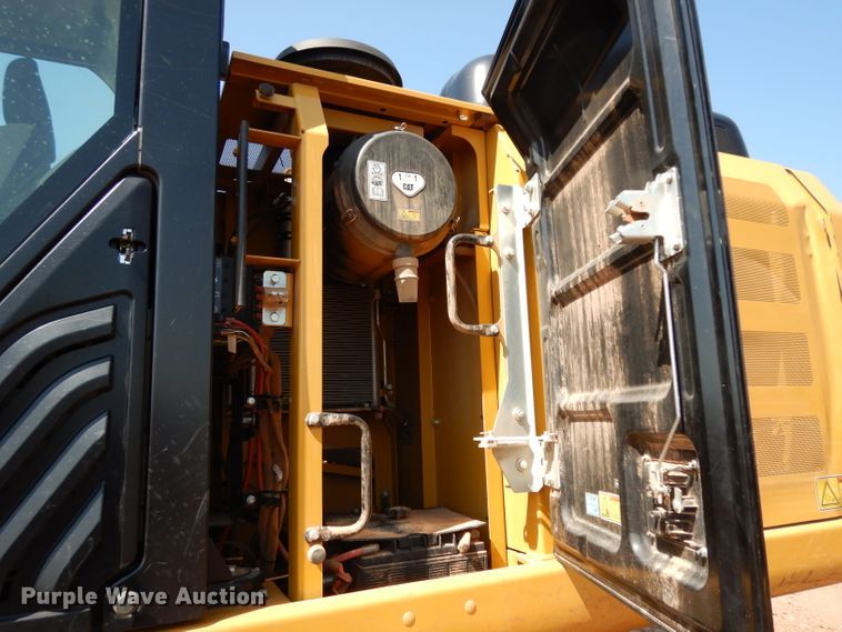 image for item DH0952 2018 Caterpillar 330FL  excavator