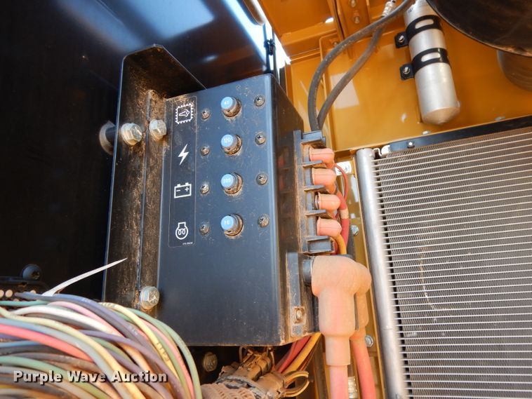 image for item DH0952 2018 Caterpillar 330FL  excavator