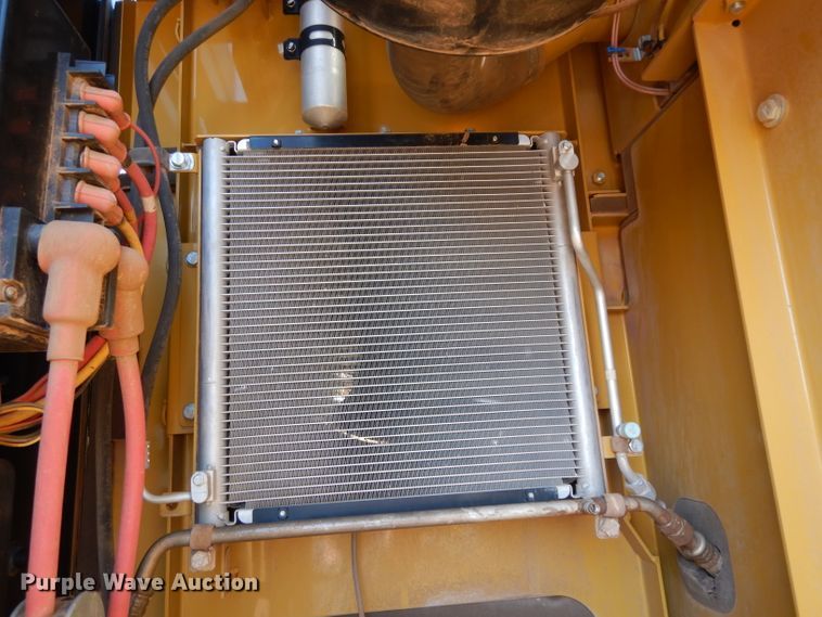 image for item DH0952 2018 Caterpillar 330FL  excavator