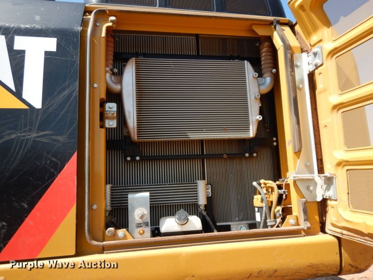 image for item DH0952 2018 Caterpillar 330FL  excavator