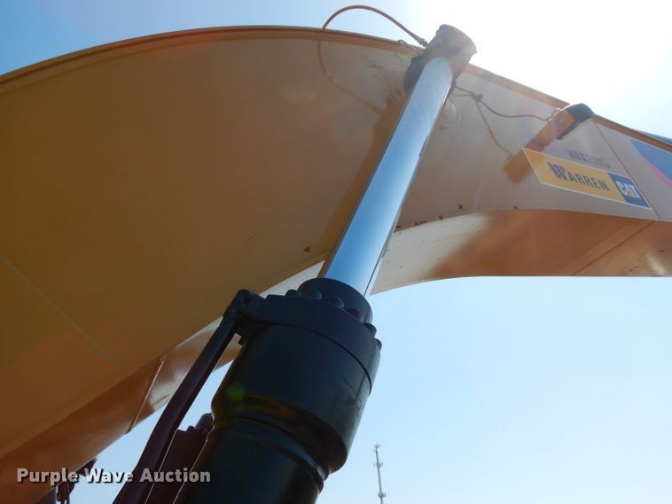 image for item DH0952 2018 Caterpillar 330FL  excavator