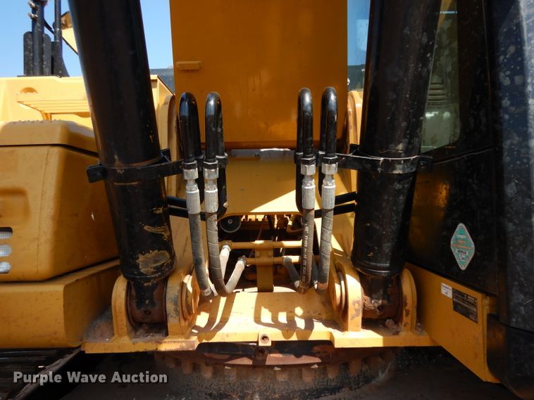 image for item DH0952 2018 Caterpillar 330FL  excavator