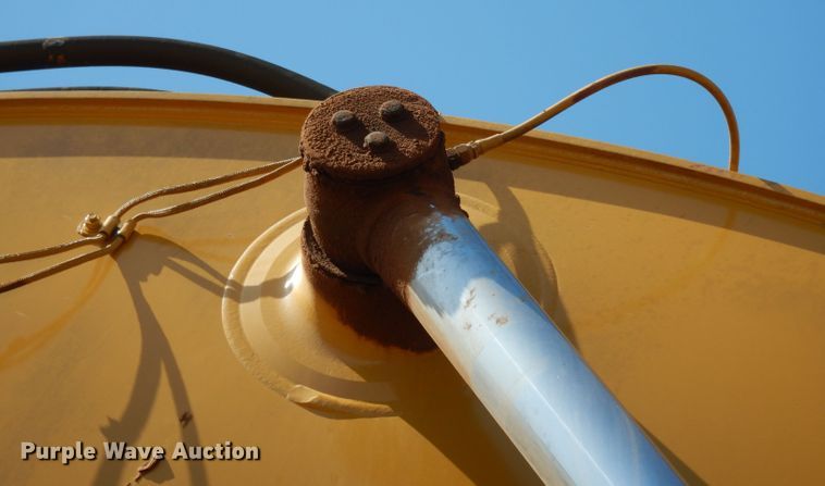 image for item DH0952 2018 Caterpillar 330FL  excavator