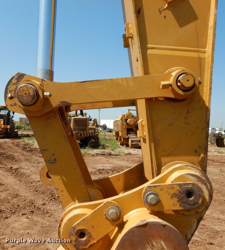 image for item DH0952 2018 Caterpillar 330FL  excavator