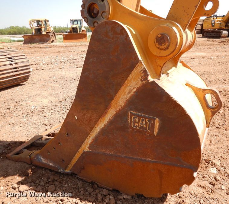 image for item DH0952 2018 Caterpillar 330FL  excavator