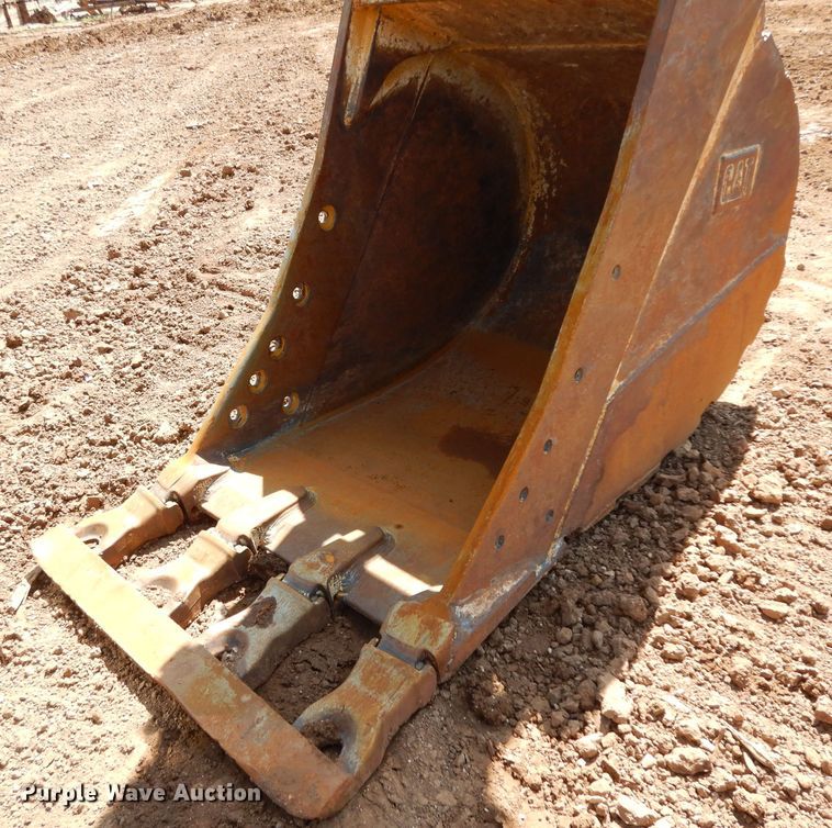 image for item DH0952 2018 Caterpillar 330FL  excavator