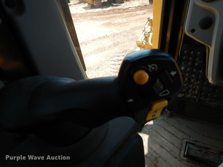 image for item DH0953 2018 Caterpillar D6T XL  dozer