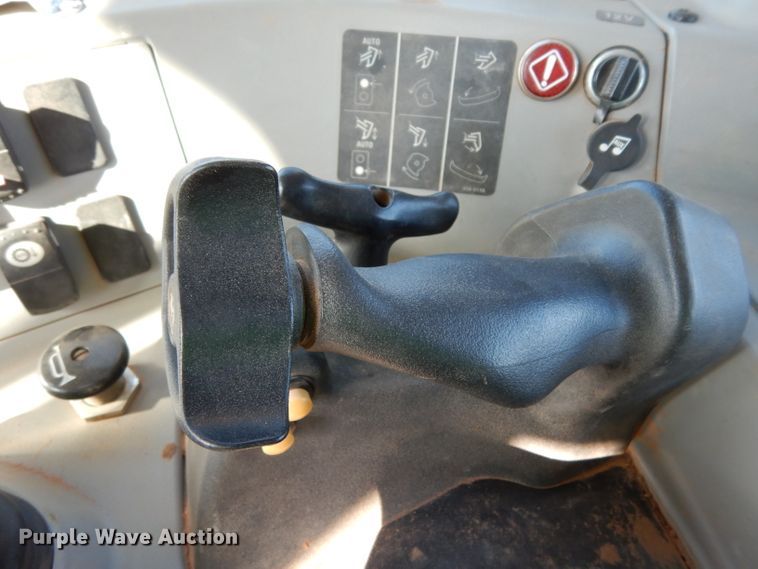 image for item DH0961 2012 Caterpillar D8T  dozer