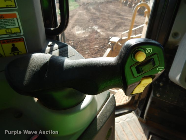 image for item DH0961 2012 Caterpillar D8T  dozer