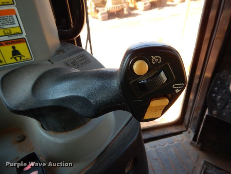 image for item DH0962 2012 Caterpillar D8T  dozer