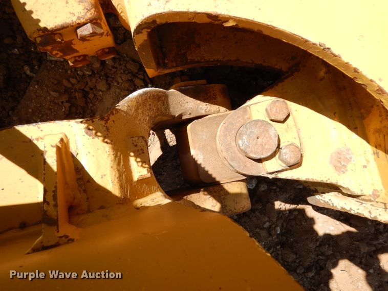 image for item DH0962 2012 Caterpillar D8T  dozer