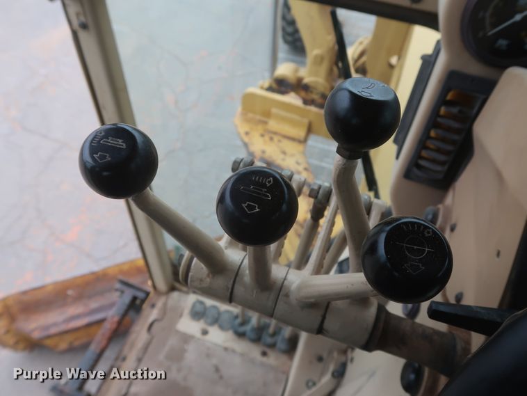 image for item DH0965 2001 Caterpillar 140H VHP  motor grader