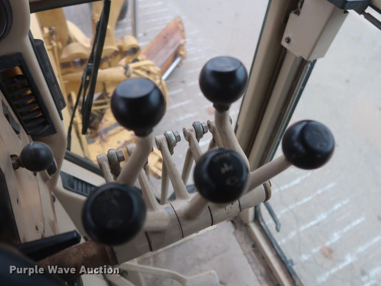 image for item DH0965 2001 Caterpillar 140H VHP  motor grader