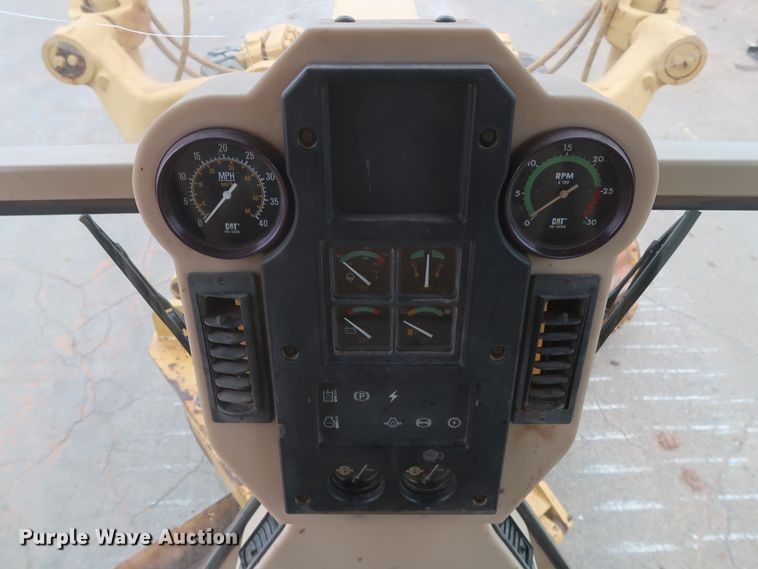 image for item DH0965 2001 Caterpillar 140H VHP  motor grader