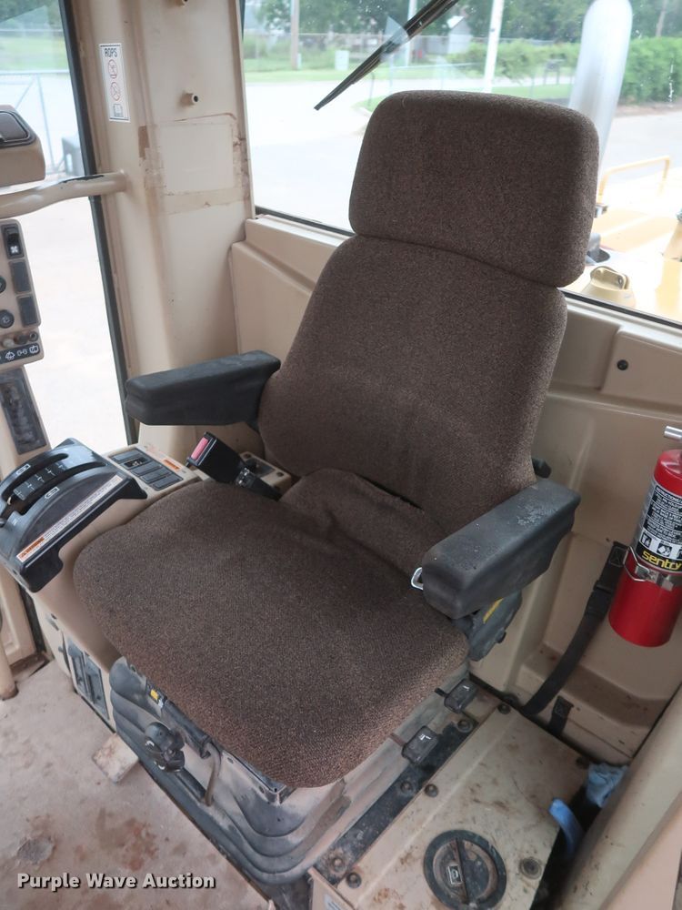 image for item DH0965 2001 Caterpillar 140H VHP  motor grader