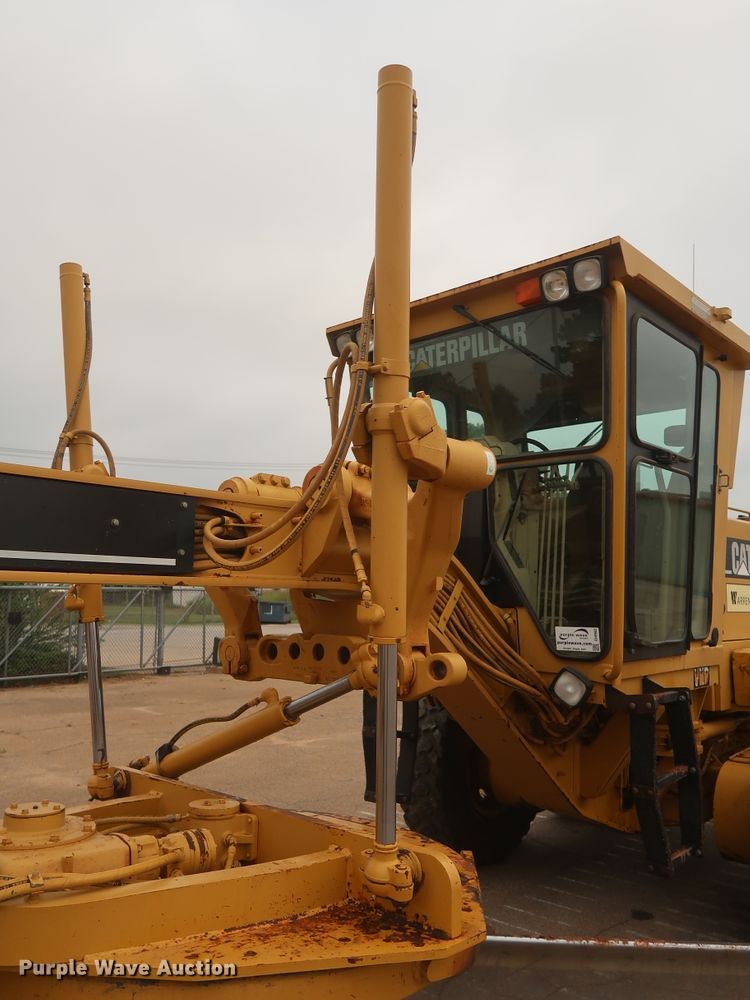 image for item DH0965 2001 Caterpillar 140H VHP  motor grader