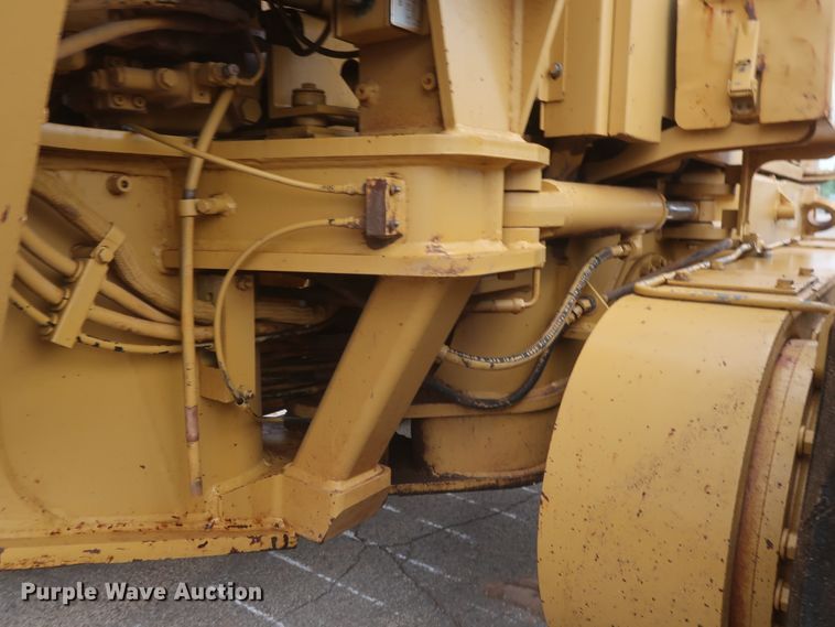 image for item DH0965 2001 Caterpillar 140H VHP  motor grader