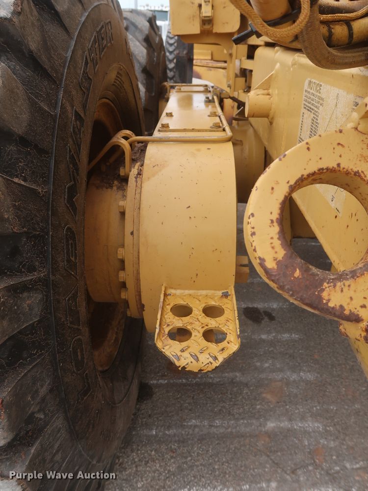 image for item DH0965 2001 Caterpillar 140H VHP  motor grader