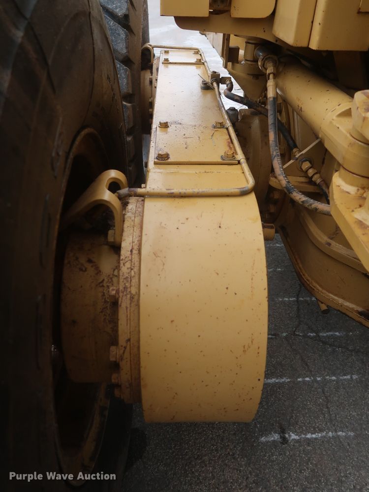 image for item DH0965 2001 Caterpillar 140H VHP  motor grader