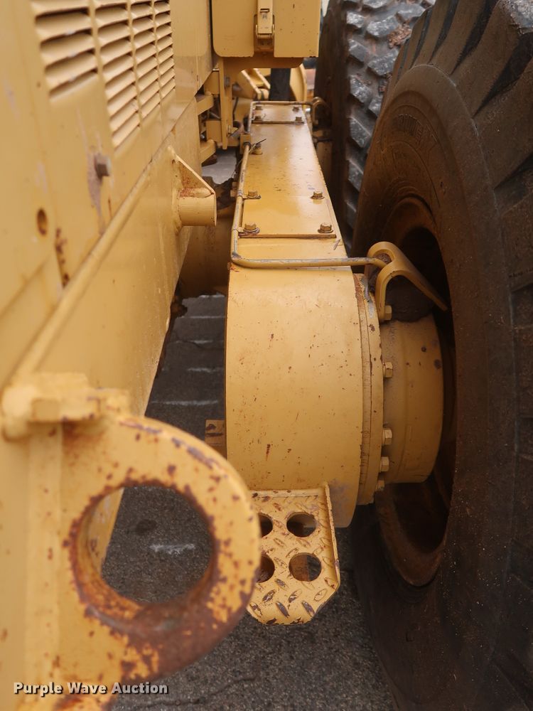 image for item DH0965 2001 Caterpillar 140H VHP  motor grader
